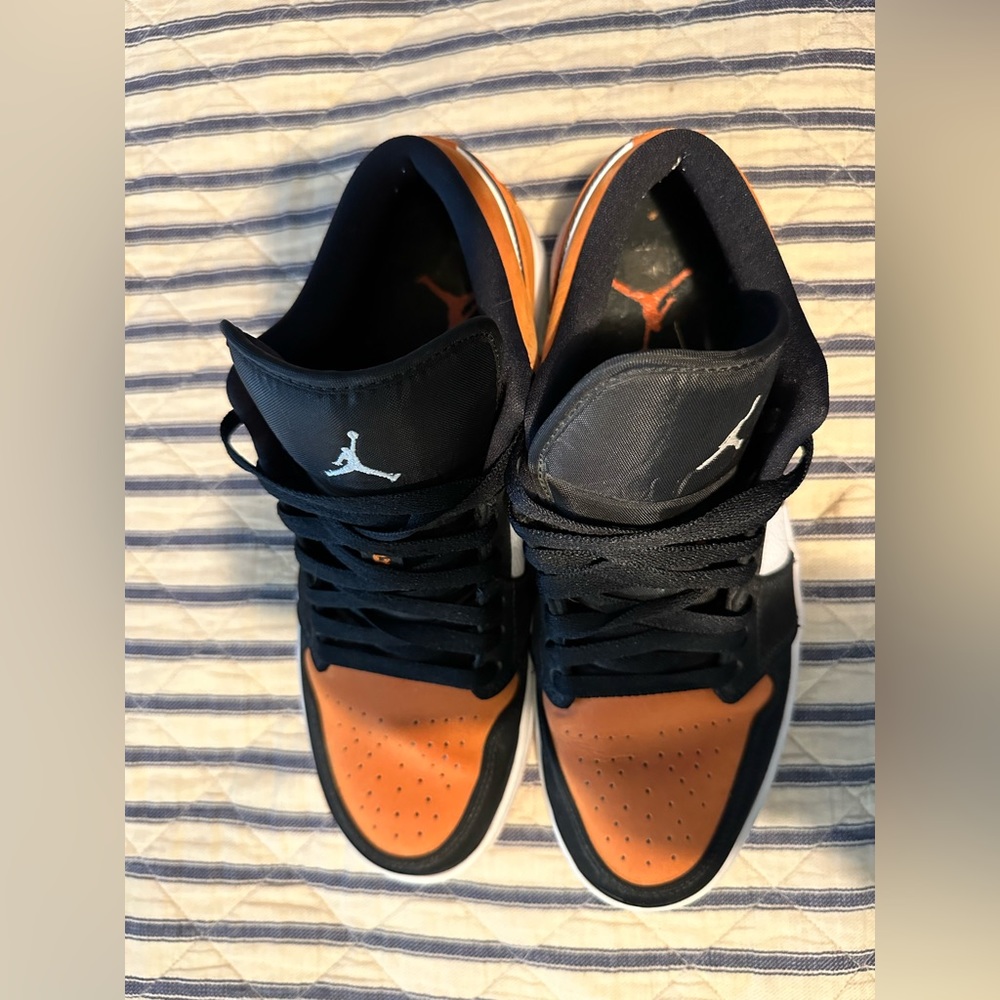 Size 9/5 Good condition.